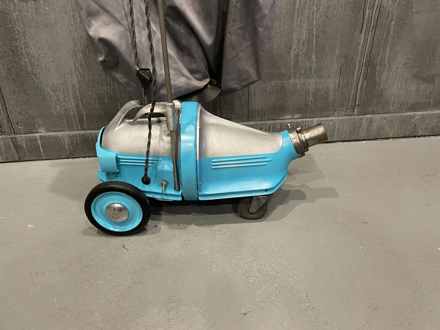 Vintage Vacuum — original photograph 4