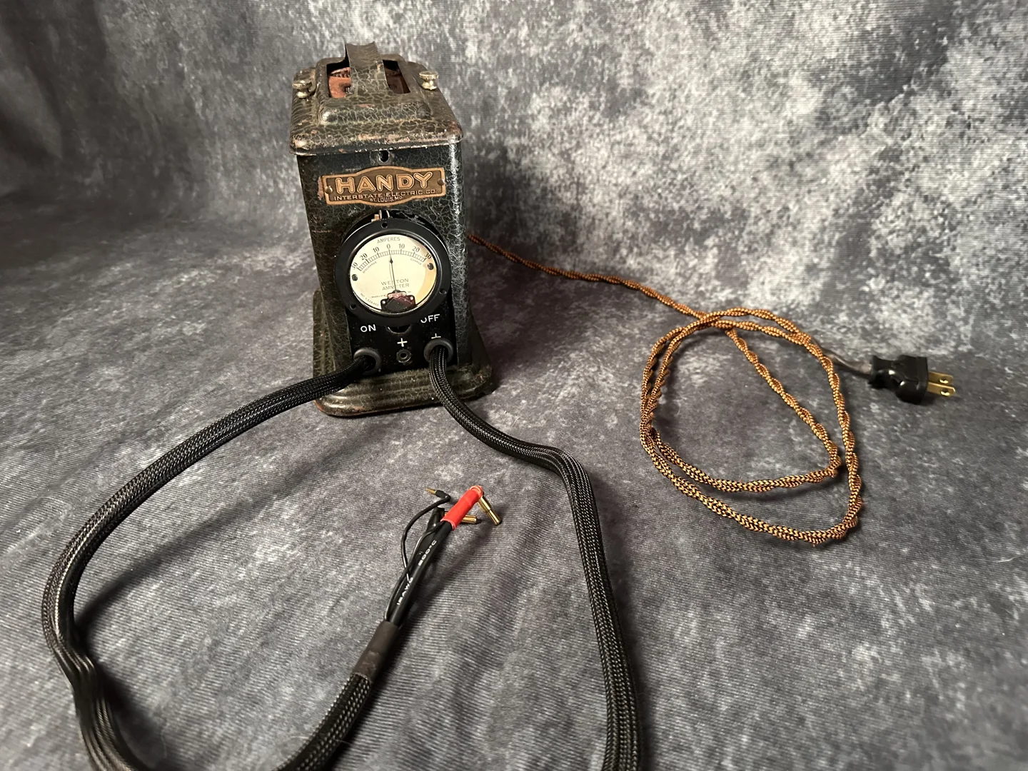 Handy Charger — original photograph 1