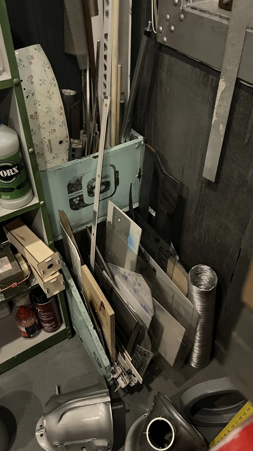 Material Holder — original photograph 3