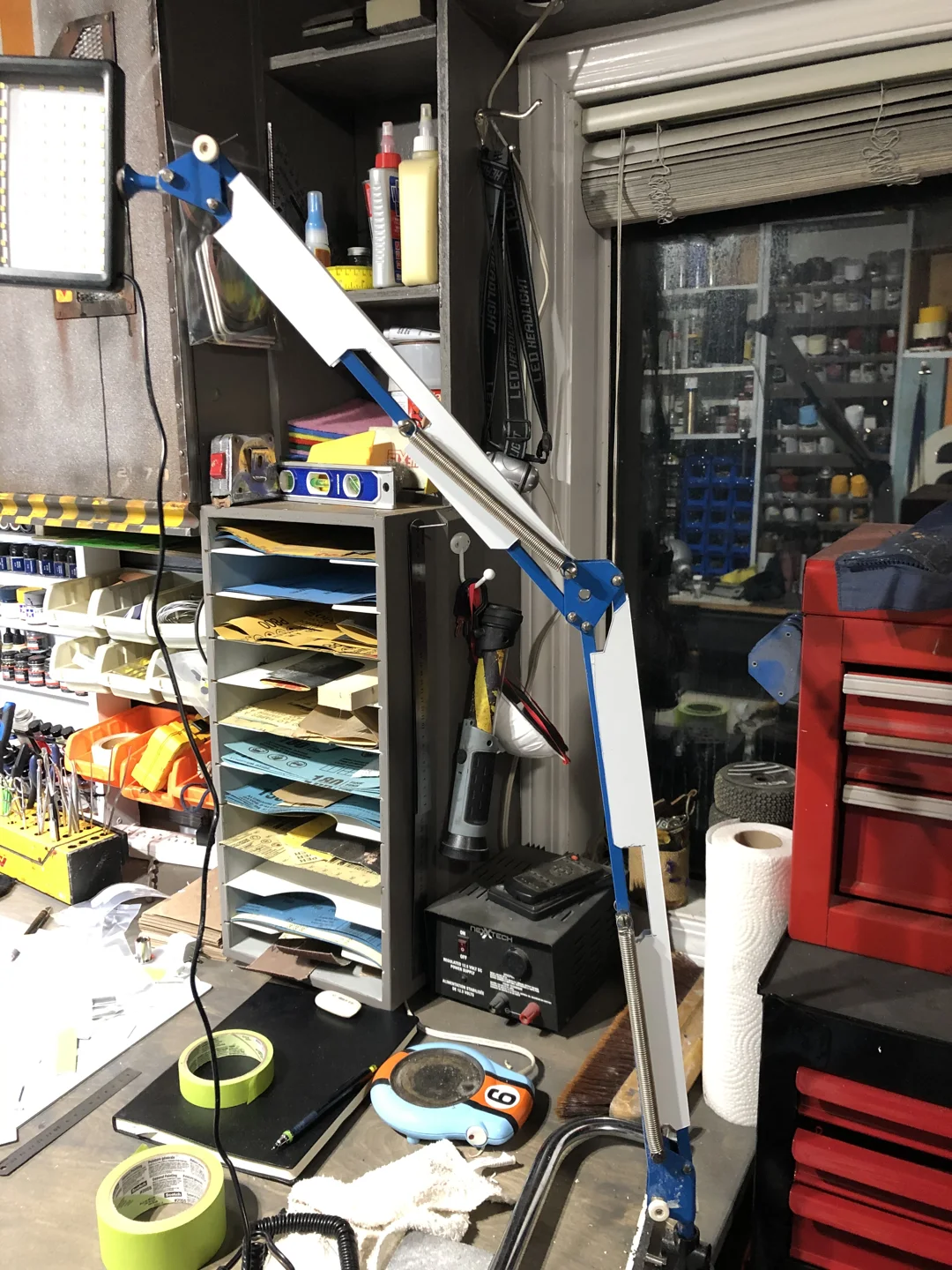 Aliens Task Lamp — original photograph 3